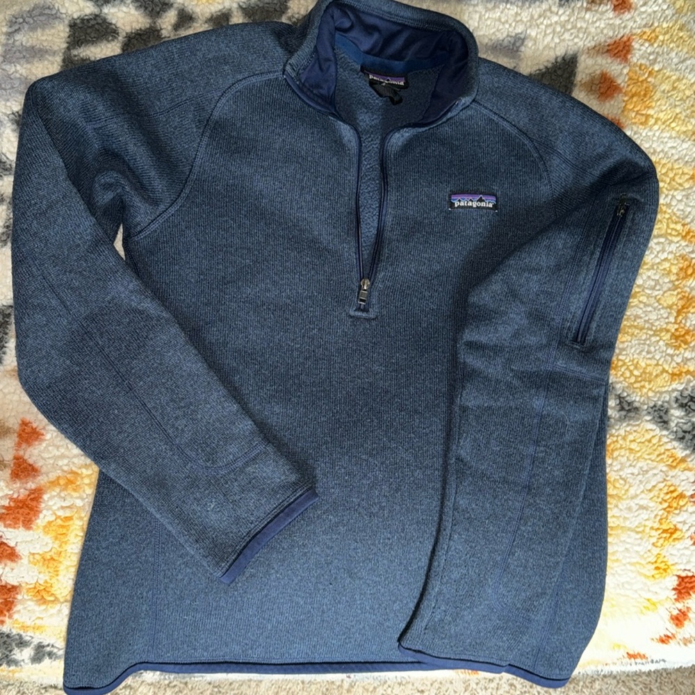 Patagonia 1/4 zip sweater. Navy. Medium